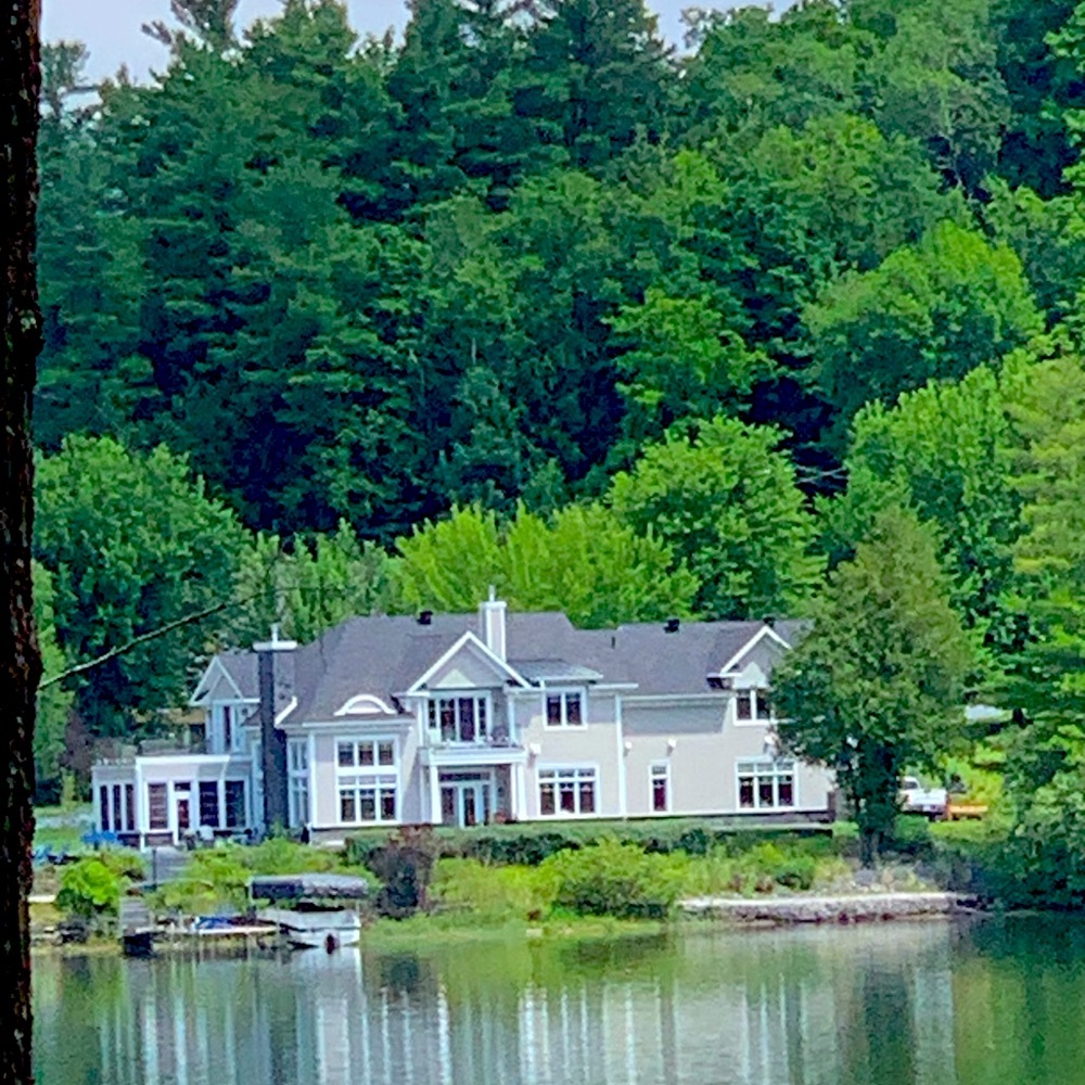 Vacation Time on Lake Massawippi at the RippleCove Inn near Ayer’s Cliff, Quebec